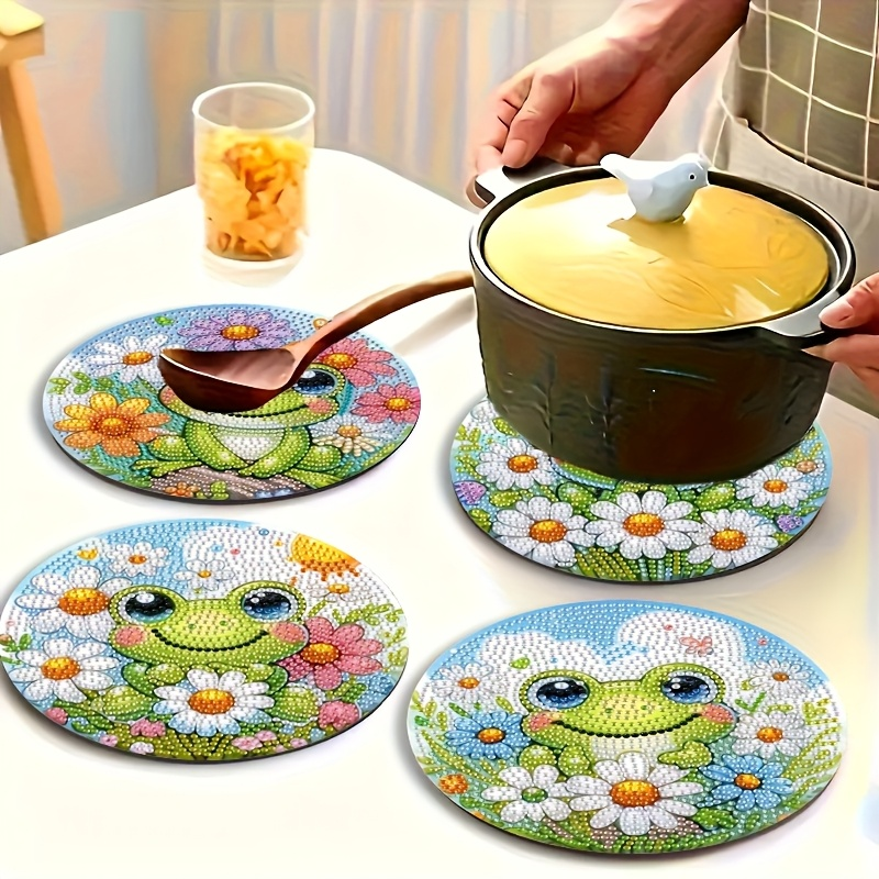 Woodworking Hobbies - 4-piece frog patterned wooden diamond dining